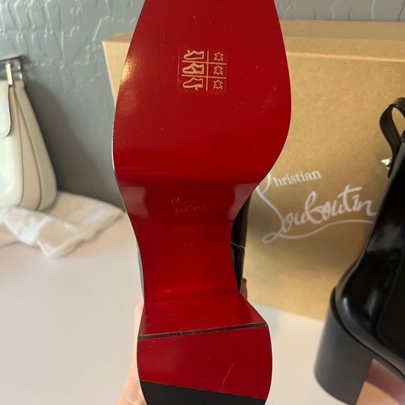 Christian Louboutin Bingirl Calf Hair Leopard Print Sandals Size 39. Never worn. - Picture 8 of 9